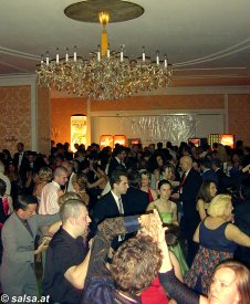 Wien: Salsaball - anklicken zum Vergr��ern - click to enlarge