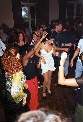 Salsa im Bierstindl (� 2000 by Winfried Herbst)