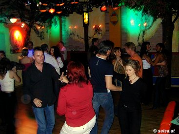 Kufstein: Salsa im Bolero - anklicken zum Vergr&ouml;�ern - click to enlarge