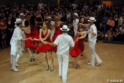 Linz: Salsaball - anklicken zum Vergr��ern - click to enlarge