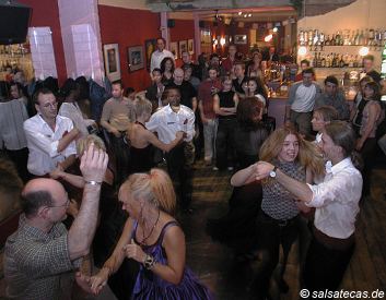 Salsa in Duisburg (anklicken zum Vergr��ern - click to enlarge)