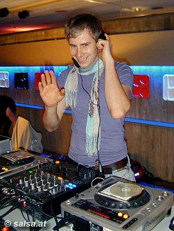 Salsa in Freiburg: Salsa in der Mensa der Universit�t