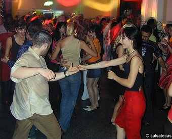 Salsa im Com-Center (anklicken zum Vergr&ouml;�ern)