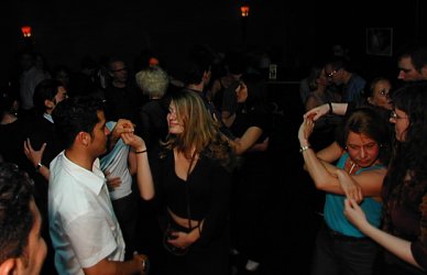 Bremen: Salsa in der Beluga-Bar, Auf den H�fen