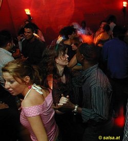 Bremen: Salsa in der Beluga-Bar, Auf den H�fen