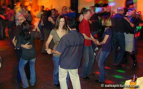 Salsa in H�hr-Grenzhausen bei Koblenz: die Gass