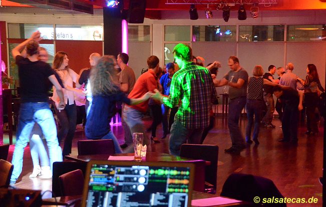 Salsa mit Marion Morena in der Tanzschule am Deutschen Theater in M�nchen