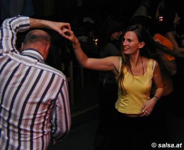 Salsa in der Theatersch&auml;nke in Rosenheim: Christel Nieves