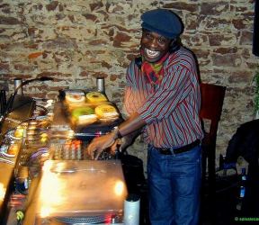 Trier: Salsa DJ Lola (anklicken zum Vergr&ouml;�ern - click to enlarge)